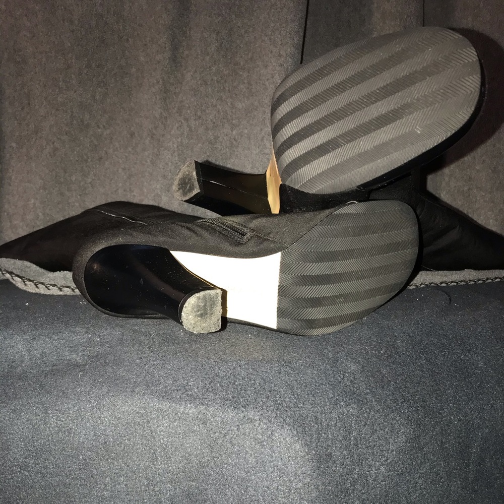 Shoes - Picture 2 of 3